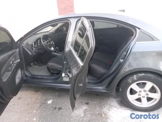 2013 Chevrolet Cruze — foto 4 / 6