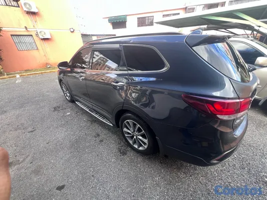 2017 Hyundai Santa Fe — foto 5 / 8