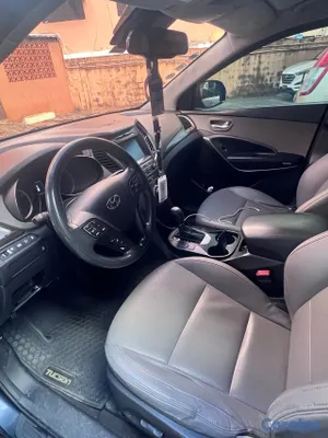 2017 Hyundai Santa Fe — foto 8 / 8