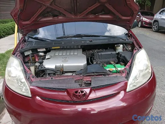 2008 Toyota Vendo Toyota Sienna 2008 ubicada Altos de Hondo — foto 3 / 4