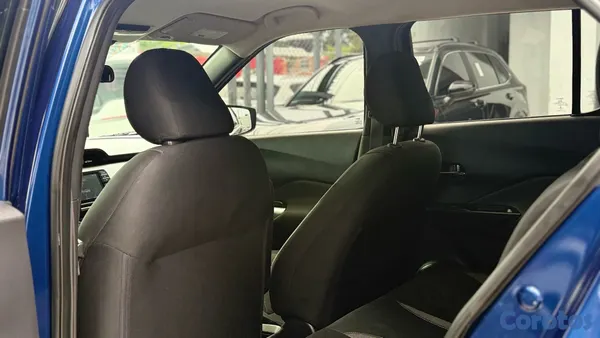 2020 Nissan Kicks — foto 8 / 10