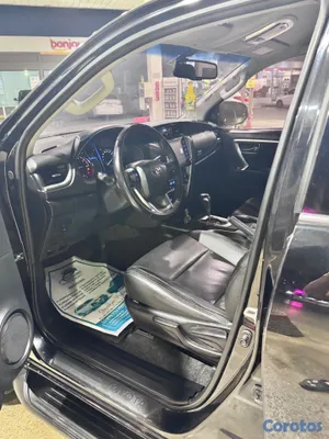 2022 Toyota Fortuner — foto 2 / 5