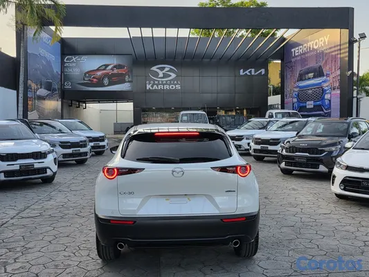 2027 Mazda CX-30 — foto 6 / 10