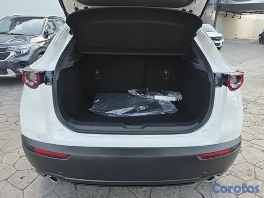 2027 Mazda CX-30 — foto 10 / 10