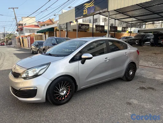 2016 Kia Rio — foto 2 / 9