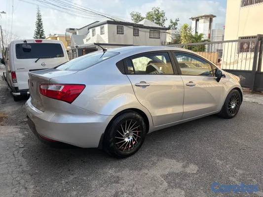 2016 Kia Rio — foto 4 / 9