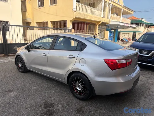 2016 Kia Rio — foto 5 / 9