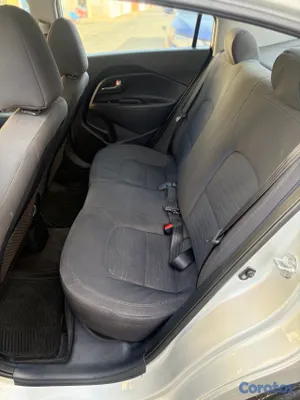 2016 Kia Rio — foto 8 / 9