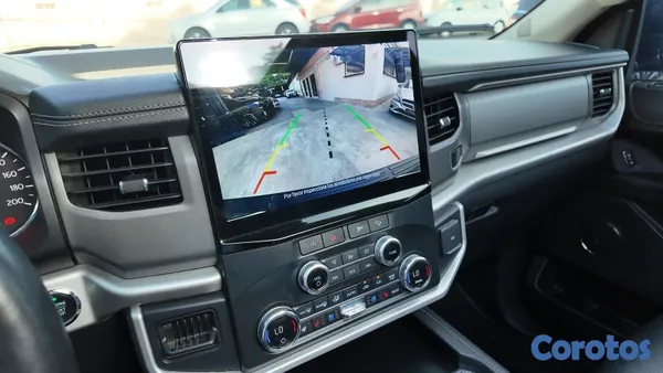 2022 Ford Expedition — foto 5 / 9