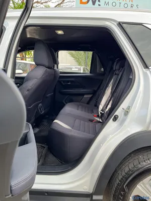 2025 Toyota Yaris Cross FULL — foto 5 / 9