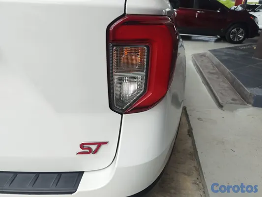 2020 Ford Explorer — foto 4 / 10
