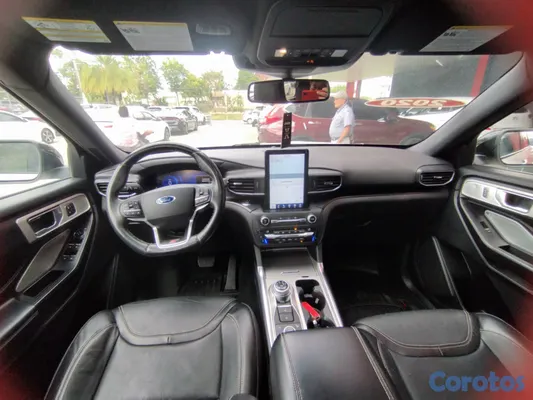2020 Ford Explorer — foto 6 / 10