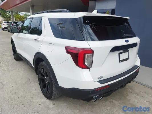 2020 Ford Explorer — foto 7 / 10