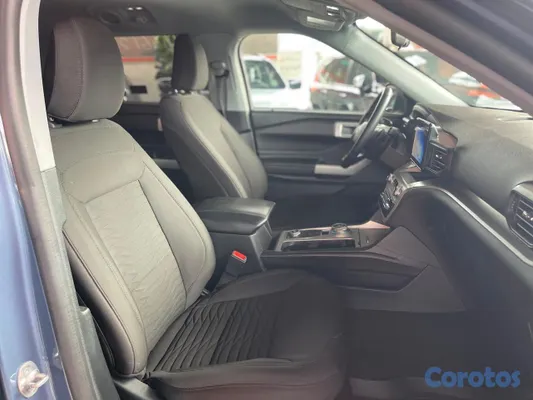 2021 Ford Explorer — foto 4 / 9