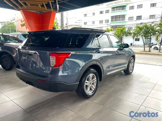 2021 Ford Explorer — foto 8 / 9