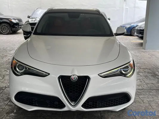 2019 Alfa Romeo Stelvio — foto 2 / 11