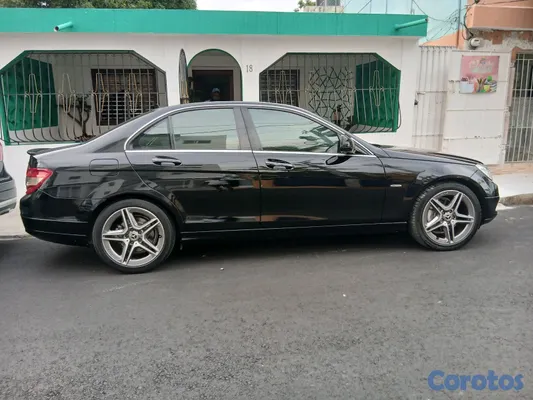2008 Mercedes-Benz Clase C — foto 10 / 14