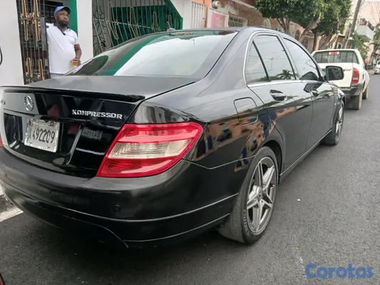 2008 Mercedes-Benz Clase C — foto 11 / 14