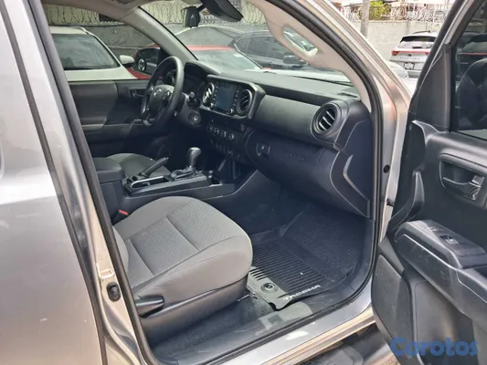2020 Toyota Tacoma — foto 2 / 12