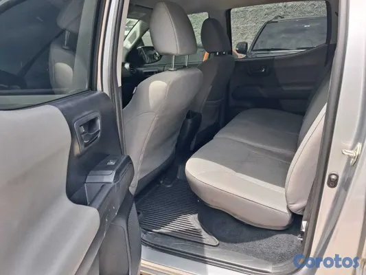 2020 Toyota Tacoma — foto 3 / 12