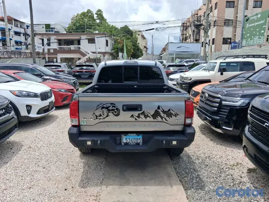 2020 Toyota Tacoma — foto 8 / 12