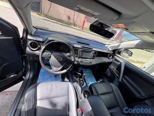 2017 Toyota Rav-4 — foto 5 / 8