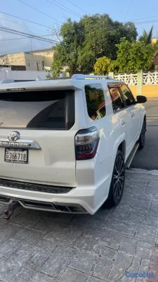 2010 Toyota 4 Runner — foto 5 / 8