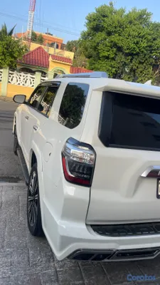 2010 Toyota 4 Runner — foto 7 / 8