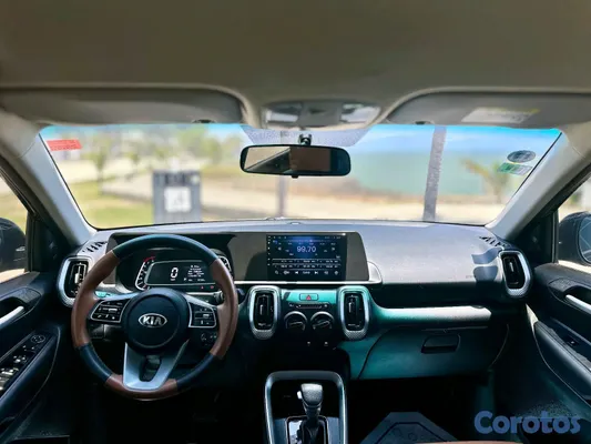 2022 Kia Sonet — foto 9 / 12