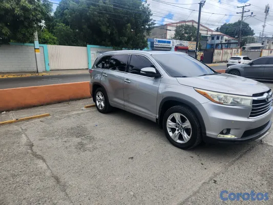 2016 Toyota Highlander — foto 4 / 6