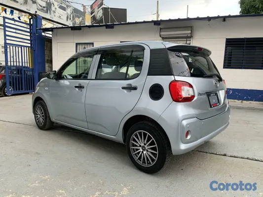 2020 Toyota Passo — foto 3 / 10