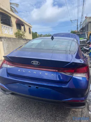 2021 Hyundai Elantra — foto 2 / 6