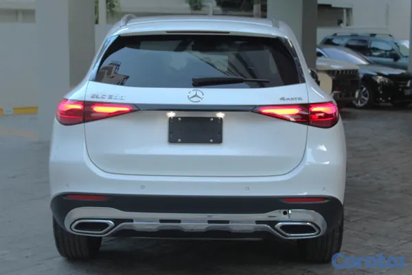 2026 Mercedes-Benz Clase GLC — foto 2 / 10