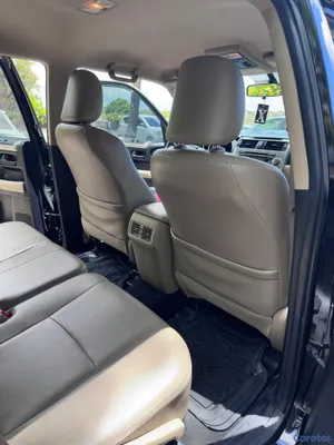 2011 Toyota 4 Runner — foto 8 / 10