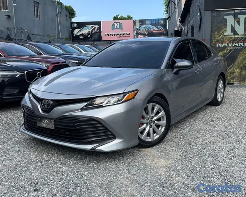 2018 Toyota Camry — foto 2 / 18