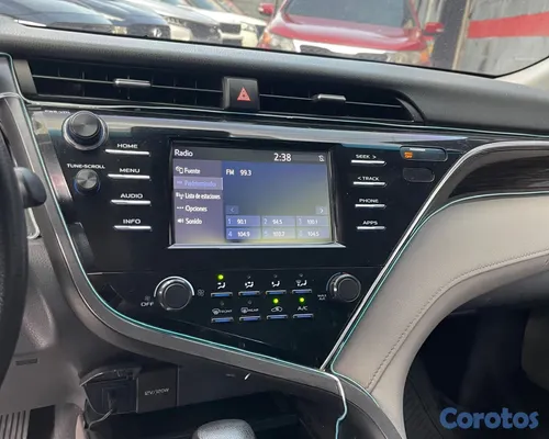2018 Toyota Camry — foto 8 / 18