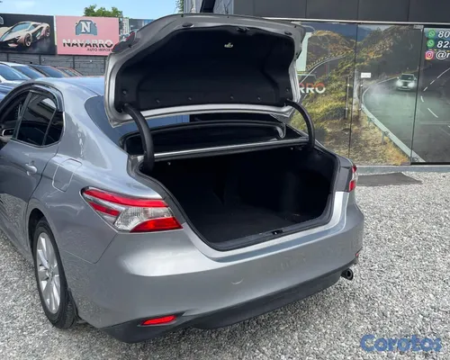 2018 Toyota Camry — foto 12 / 18