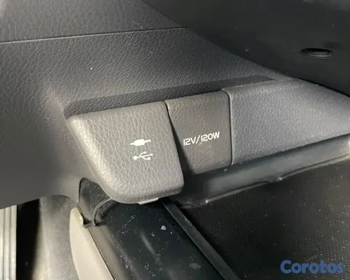 2018 Toyota Camry — foto 14 / 18