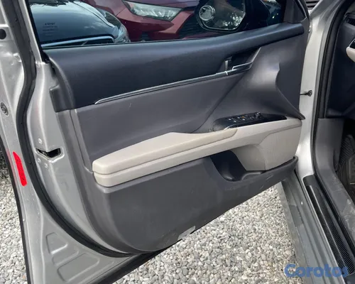 2018 Toyota Camry — foto 15 / 18