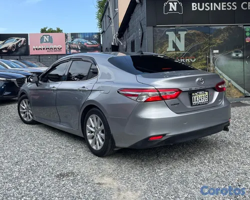 2018 Toyota Camry — foto 17 / 18