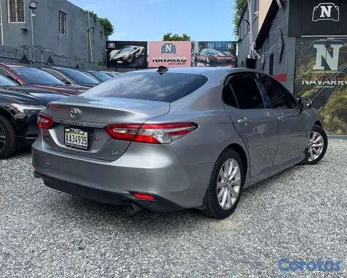2018 Toyota Camry — foto 18 / 18