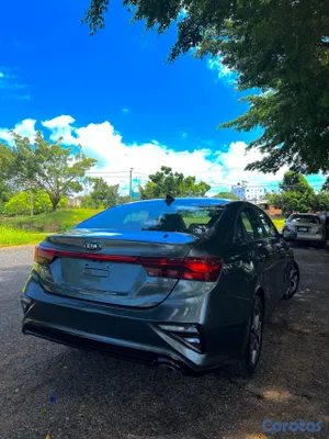 2021 Kia Forte — foto 2 / 10