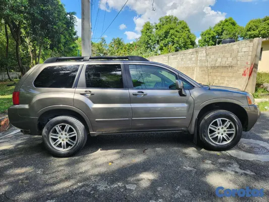 2004 Mitsubishi Endeavor — foto 5 / 10