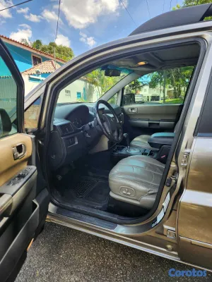 2004 Mitsubishi Endeavor — foto 10 / 10
