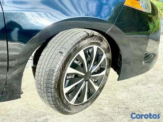 2019 Toyota Corolla — foto 9 / 10