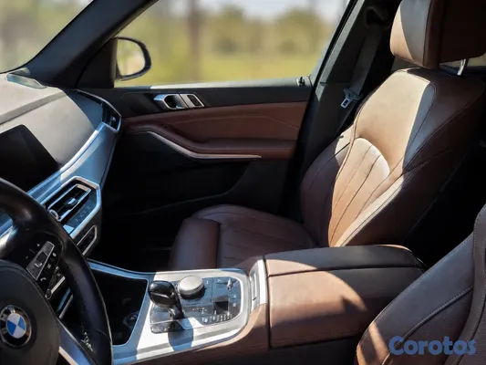 2020 BMW X5 — foto 7 / 9