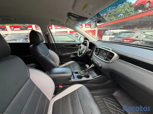 2020 Kia Sorento — foto 3 / 9