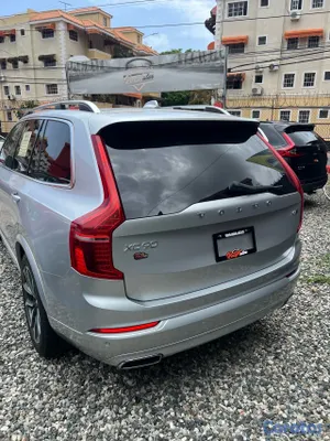 2019 Volvo Xc90 — foto 4 / 8