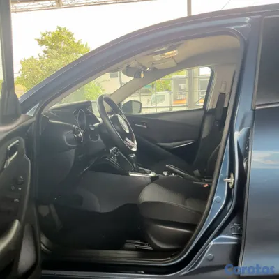 2020 Mazda Demio — foto 10 / 14