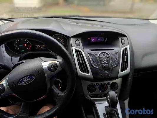 2014 Ford Focus — foto 3 / 7